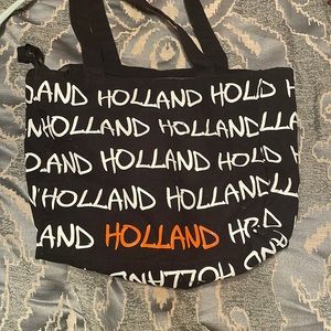 Robin Ruth Tote